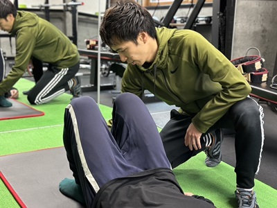 トレーナー高谷